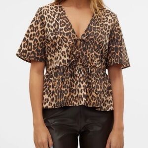 Vero Moda Leopard Print V-Neck Tie-Front Peplum Top Women’s Size Large